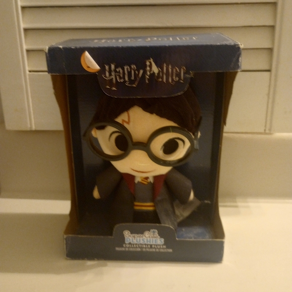 Funko Harry Potter Hogwarts Plush NWT - Picture 1 of 7